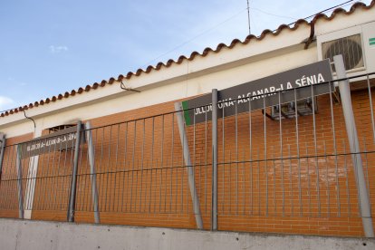 Cartel de la estación de tren Ulldecona-Alcanar-La Sénia