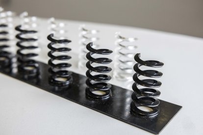 Los muelles están fabricados en policarbonato, un material resistente y preparado para soportar condiciones climáticas exigentes.