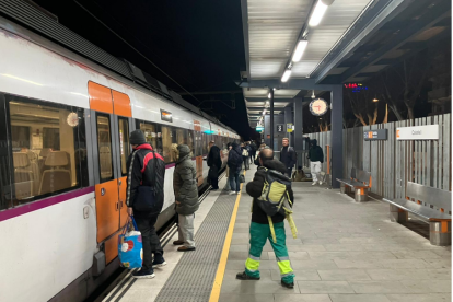 Tren llega a Calafell.