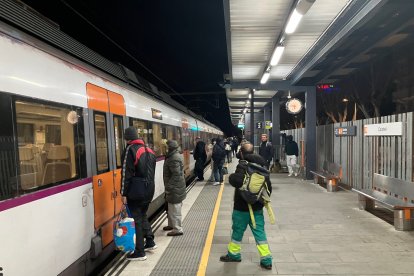 La estación de Calafell a las 5.45.