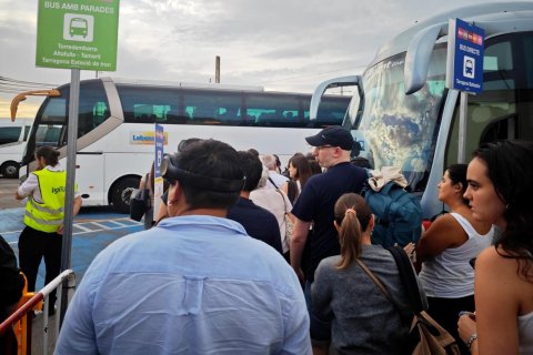 Imagen de archivo de varios autobuses en la estación de Sant Vicenç de Calders