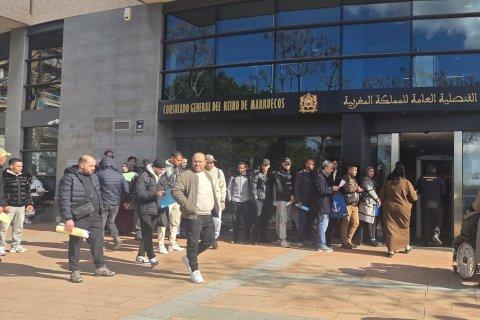 Imagen de archivo de colas en el Consulado del Reino de Marruecos de Tarragona, en Sant Pere i Sant Pau.