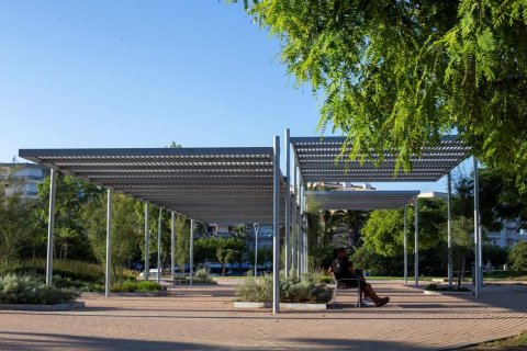 Refugio climático instalado el año pasado en el Parc dels Prats, en La Pineda.