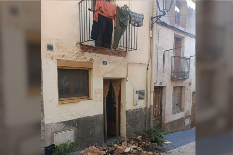 El balcón que ha cedido en la calle de L