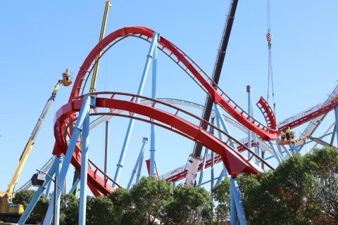 La atracción icónica de PortAventura, el Dragon Khan, está casi lista