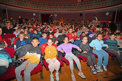 Escolars al Teatre Principal de Valls durant la primera edició del cicle 