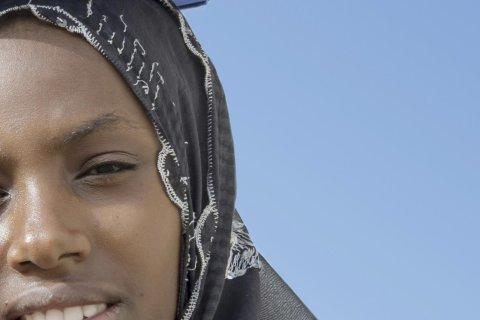 Las mujeres aún tienen que dedicar muchas horas al día a recoger agua