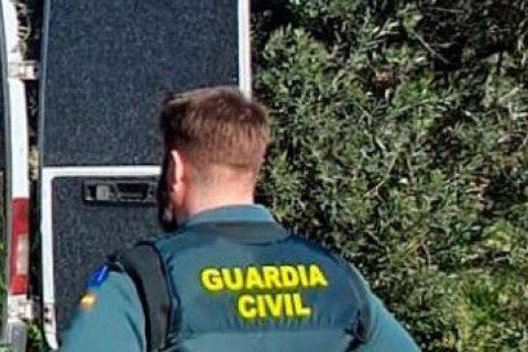 Un agente intercepta una furgoneta en Tarragona cargada de lentisco