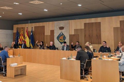 Un momento del pleno del Ayuntamiento de Salou, este miércoles.