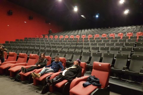 Imagen de las butacas VIP-Relax situadas en primera fila y que permiten la inclinación total del respaldo.