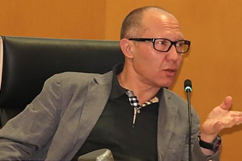 Imagen del fallecido Mario Ruiz Sanz en una conferencia.