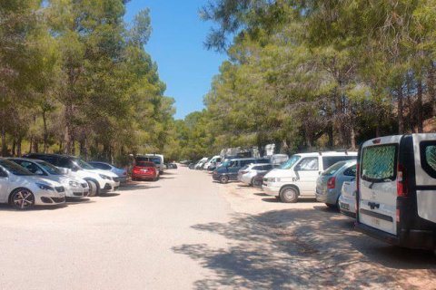 Está prohibido estacionar en esta zona entre las 00:00 y las 8:00 h.