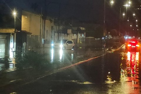 La avenida Barcelona (N-340) a su paso por el centro de Miami Platja.