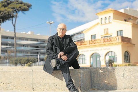 El escritor y filólogo Josep Bargalló Valls, en Torredembarra, de la que habla en ‘Del olvido a la memoria’.