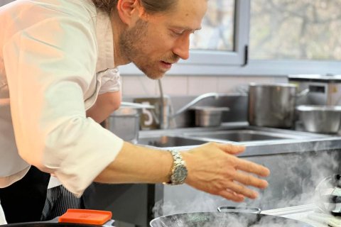 La elección de mejor estudiante de cocina de Catalunya se realiza a través de un concurso gastronómico inspirado en el formato ‘masterchef’.