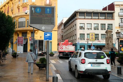 El acceso principal al arrabal de Santa Anna será por la plaza Catalunya, donde ya está todo listo para regular el acceso.