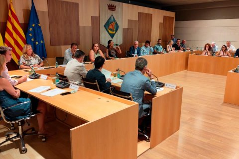 Sesión plenaria en el Ayuntamiento de Salou