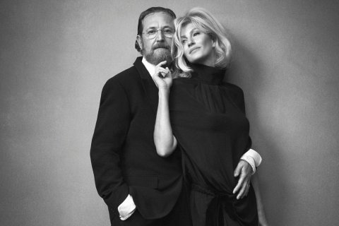 Stefano Pilati junto a Gisele Bündchen posando para la colección del italiano para Zara.