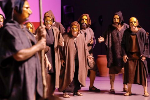 Un momento del espectáculo ‘Catarsi’, que sirvió para clausurar el festival desde el Refugi 1 del Moll de Costa.