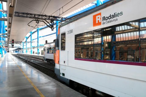 La incidencia ha obligado a cortar la línea entre Flaçà y Figueres, tramo que se cubrirá con servicio alternativo por carretera hasta que se resuelva