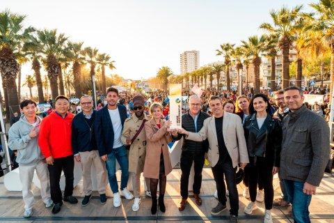 El desfile inaugural del Mare Nostrum Cup Easter 2025 brilla en el centro de Salou con 12.000 personas