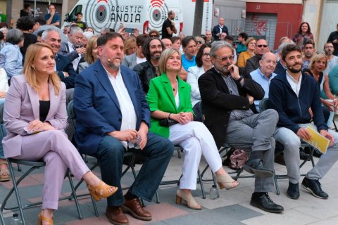 Noemí Llauradó, en una imagen de mayo del 2023 con el presidente de Esquerra Republicana, Oriol Junqueras.