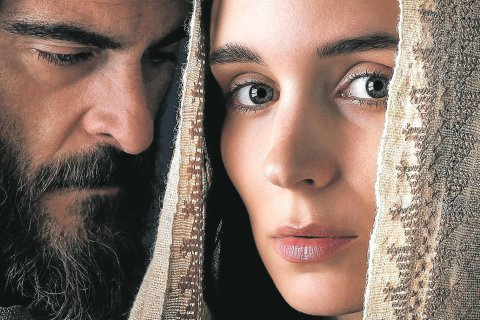 Joaquin Phoenix y Rooney Mara caracterizados como Cristo y María Magdalena.