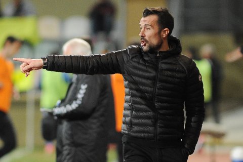 Aritz López Garai en la banda del Municipal del Reus en su etapa como entrenador rojinegro