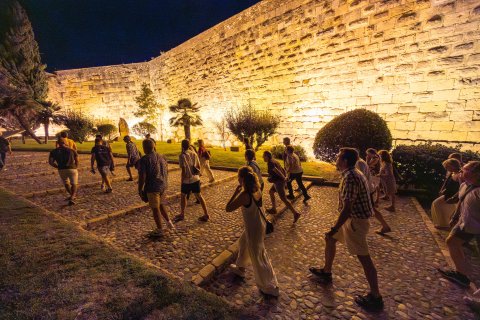 Las Nits de Tarraco se estrenaron este sábado por la noche desde el Passeig Arqueològic.