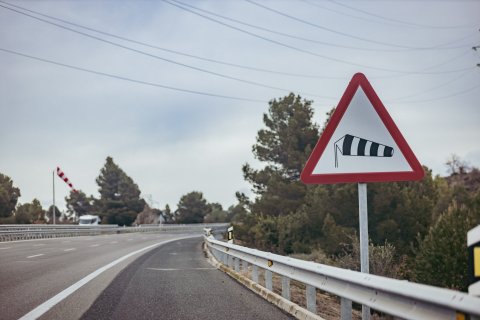 Toda Catalunya está confinada por el temporal de viento