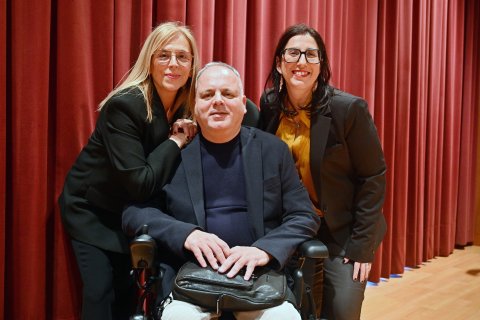 Joana Bono, Sicu Morell i Ester Borrull, el dia de l’estrena del documental al Casal Riudomenc.