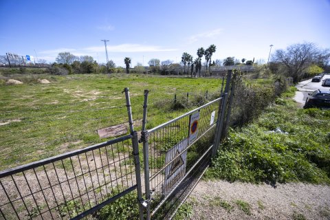 El solar donde se ubicará el aparcamiento.