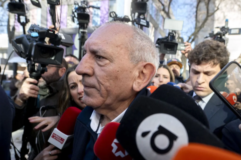 El ex director adjunto operativo (DAO) de la Policía Nacional José Ángel González, al llegar a los juzgados