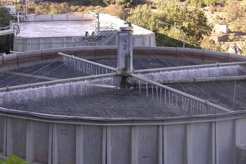 Imagen de la depuradora biológica de Gomà Camps. Fueron pioneros en el sector con el papel tisú.