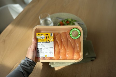 Una de las bandejas reciclables de bonÀrea