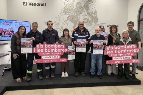 La presentación de la campaña de los bomberos de El Vendrell.