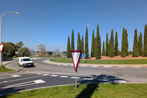 Una de las rotondas de la C-31 a su paso por dentro de Salou.