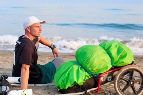 El salouense regresa el domingo a Salou tras recorrer a pie España y Portugal