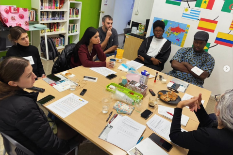 Uno de los grupos de discusión que se formó con jóvenes de origen inmigrante.