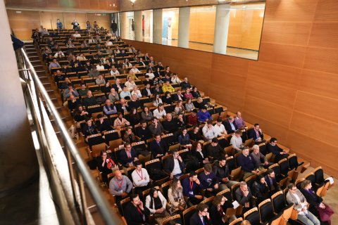 Pleno de asistencia al 9è Fòrum d