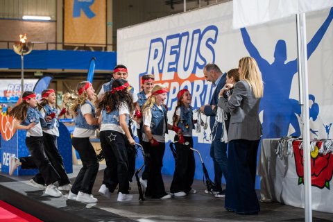 La baixada de la bandera olímpica acomiada una nova edició de l’Olimpíada Escolar de Reus