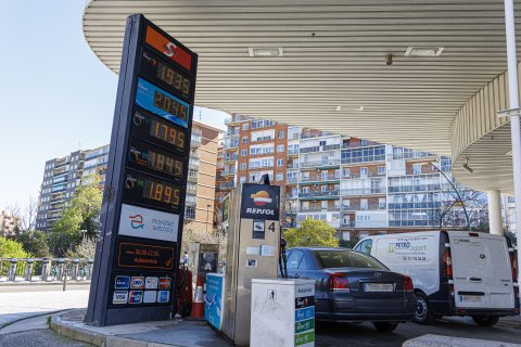 Una gasolinera.
