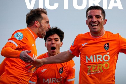Benito y Aitor Serrano celebran el segundo gol del Reus esta tarde.