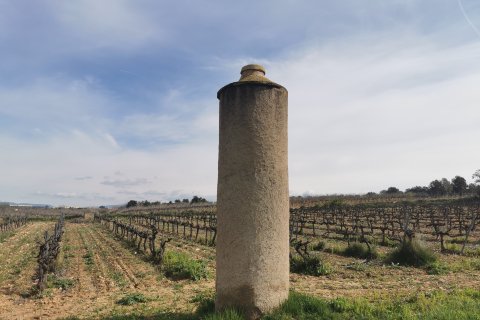 Torre de ventilación número 1, situada en el término de Nulles.