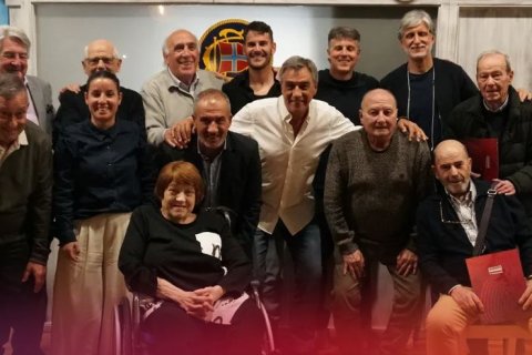 Pablo Alfaro estuvo reunido con varios exjugadores del Barça en Tarragona.