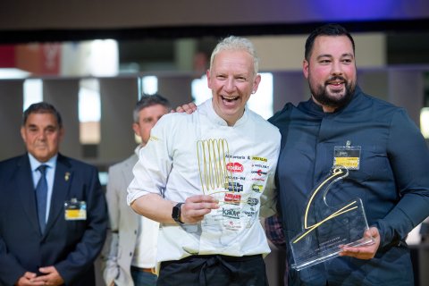 El chef Toño Rodríguez (Huesca) -en el centro de la imagen- fue el ganador del Concurso Cocinero del Año 2024, la última edición previa a la que se resolverá hoy en Alimentaria.