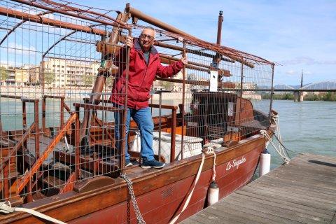 Jordi Domingo en su laúd Lo Sirgador