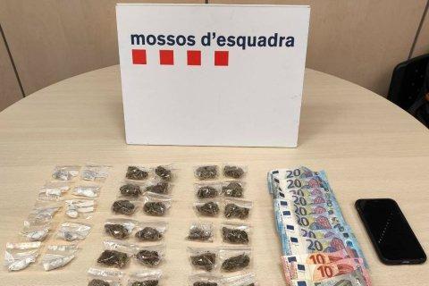 Drogas y dinero en efectivo incautado por la policía