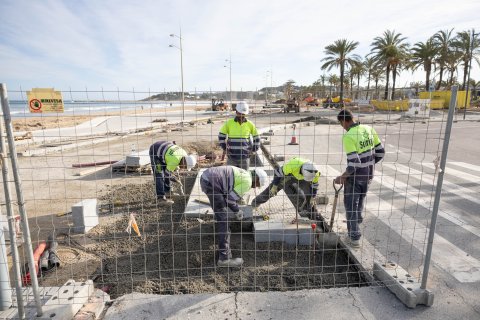 El estado de los trabajos, este viernes 27 de marzo, con los operarios empleándose a fondo.