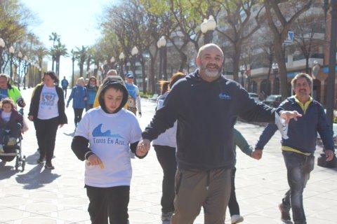 La ciudad de Tarragona ha acogido este domingo una nueva edición de la Caminada per l’Autisme